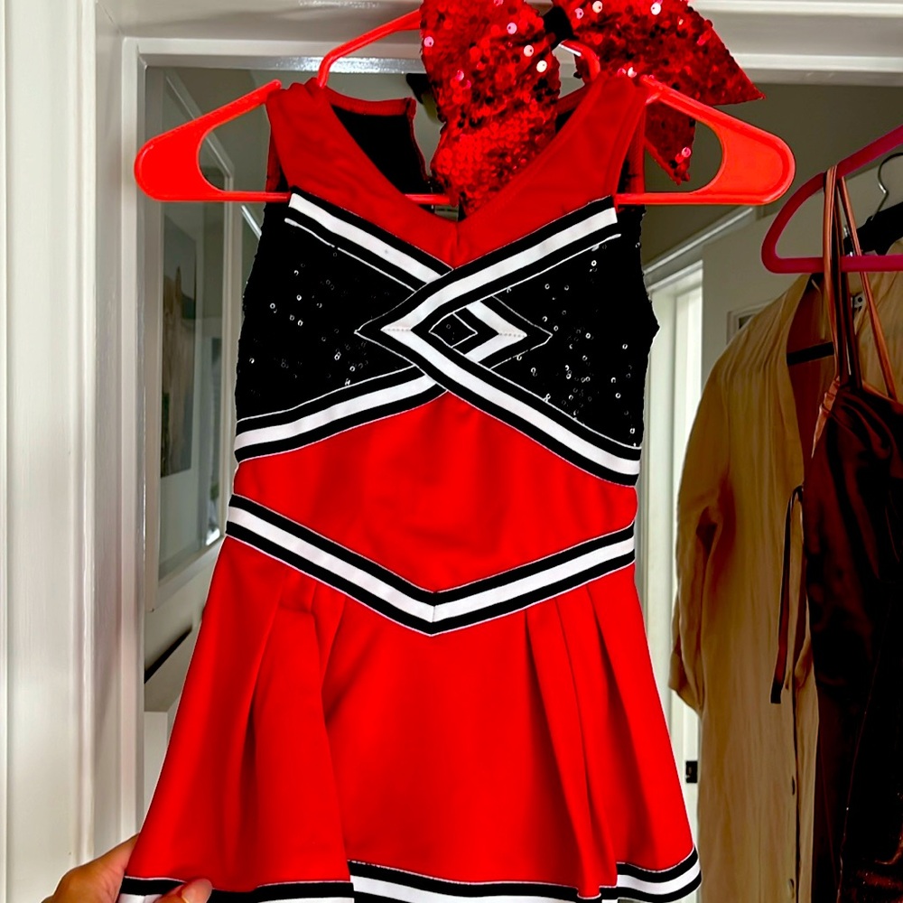 Cheer costume w. Hair bow
